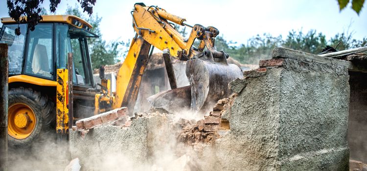 Épületbontás profi gépparkkal